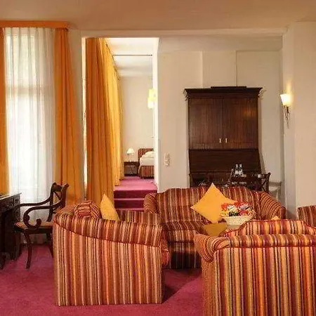 Отель Viktoria 4*